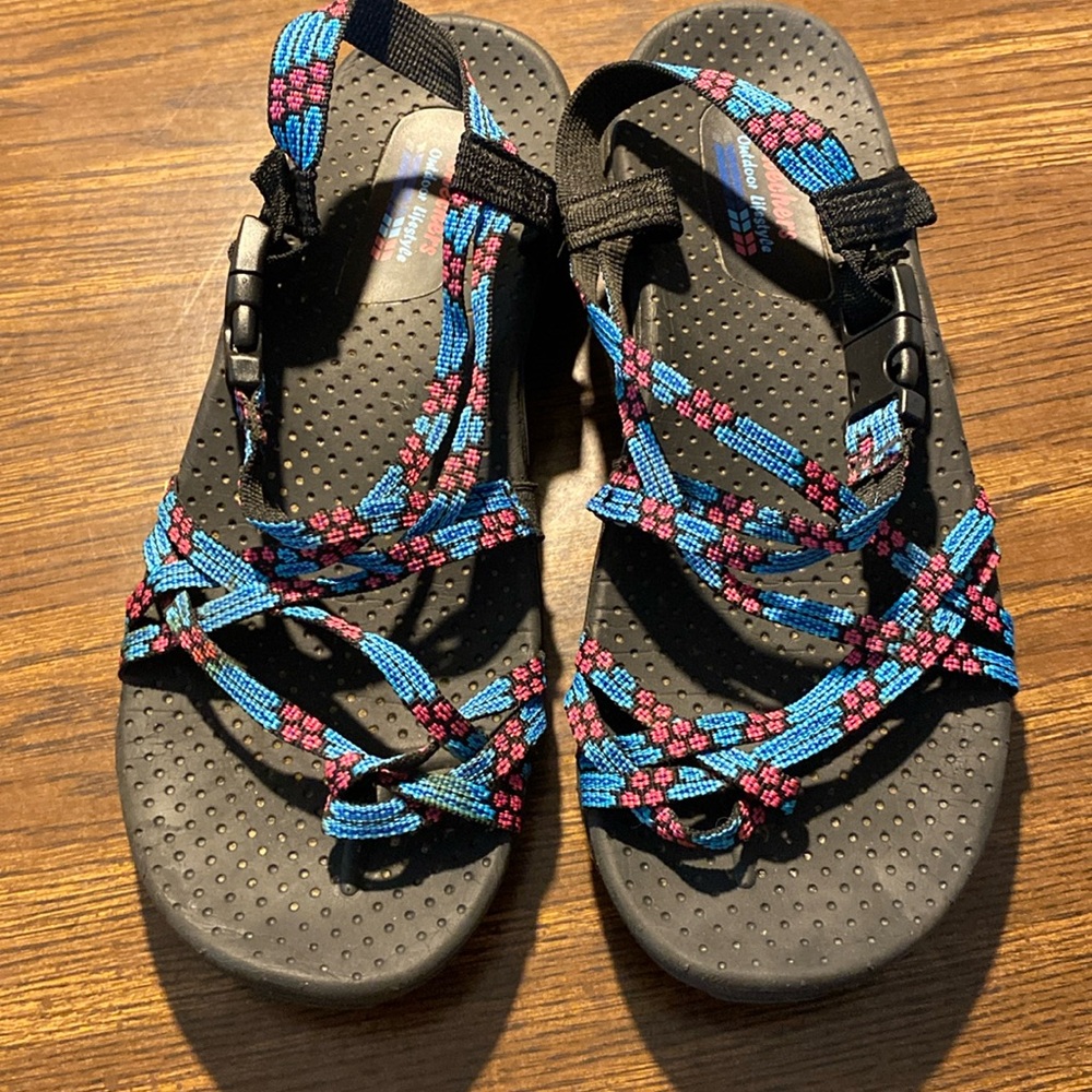 Size 9 sandals by Skechers